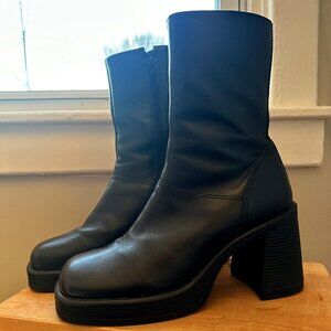 Steve Madden Women’s Fantsie Black Leather Chunky Heel Ankle Boot Size US 10